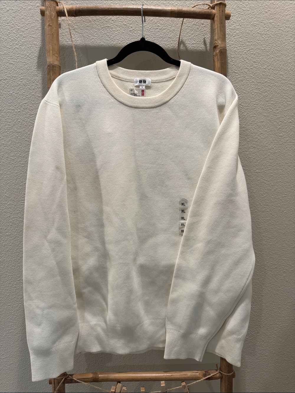 Uniqlo Men Crewneck Sweater in Off-White